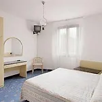 Hotel Garni 3*