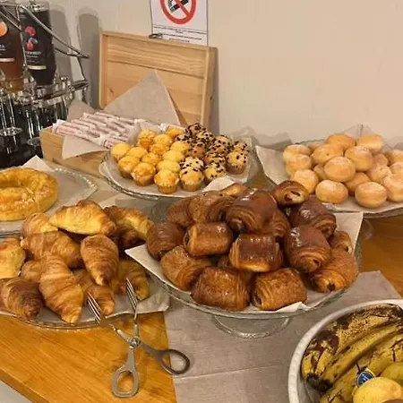 酒店 Garni 提尼亚类